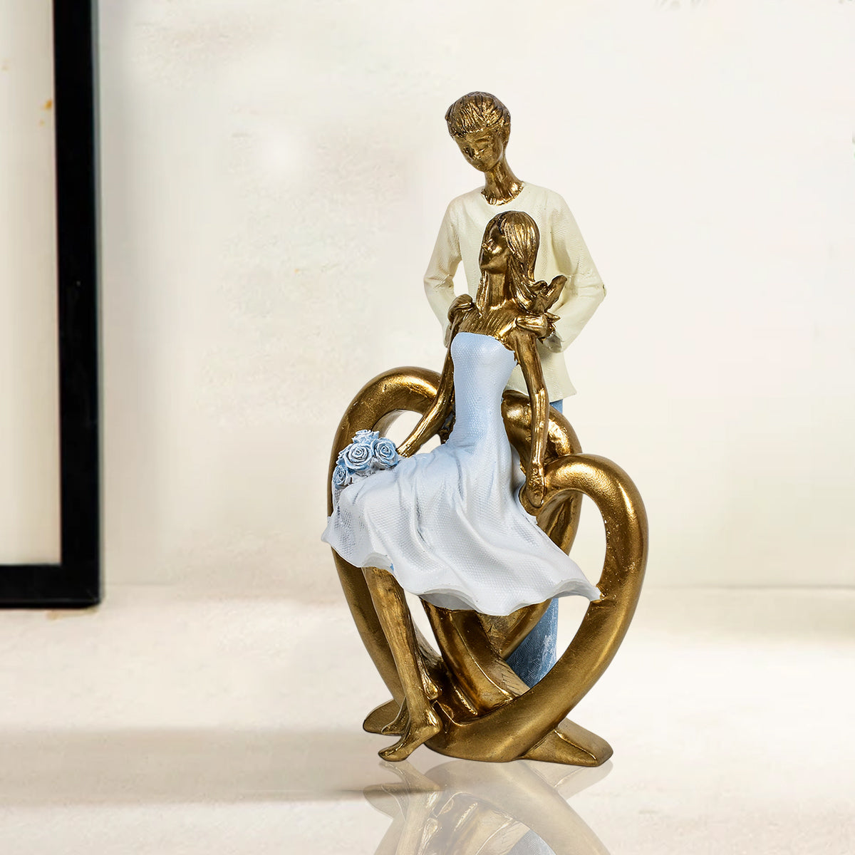 Love In The Air Couple Decorative Showpieces