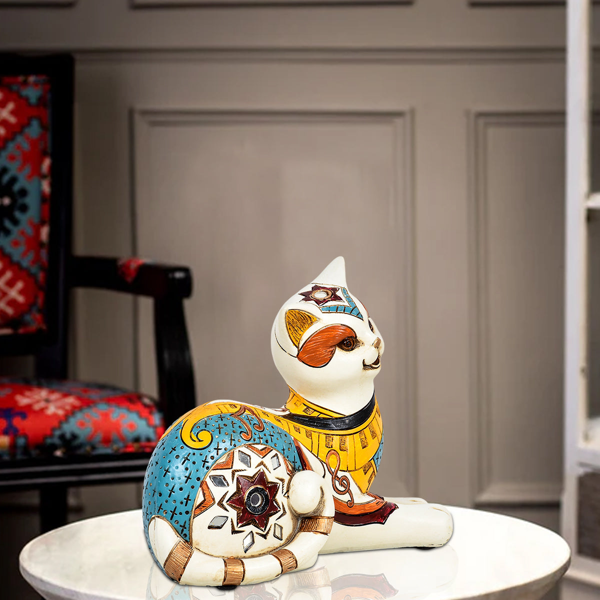 Egyptian White Queen Sculpture Artistic Table Decoration Showpiece