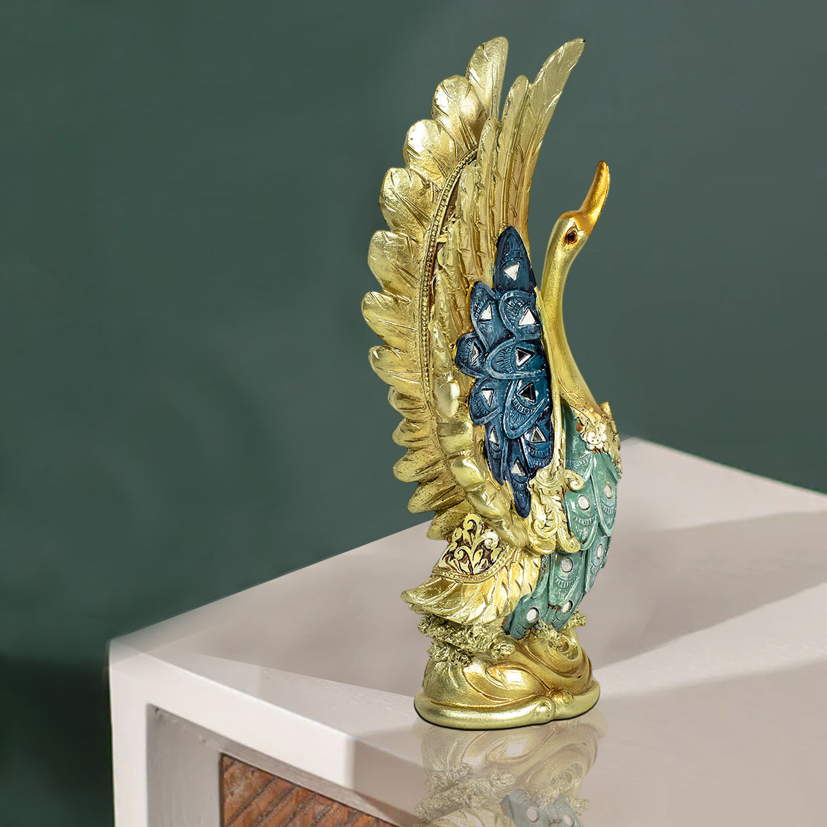 Elegant Magical Swan Decorative Table Decor Showpiece