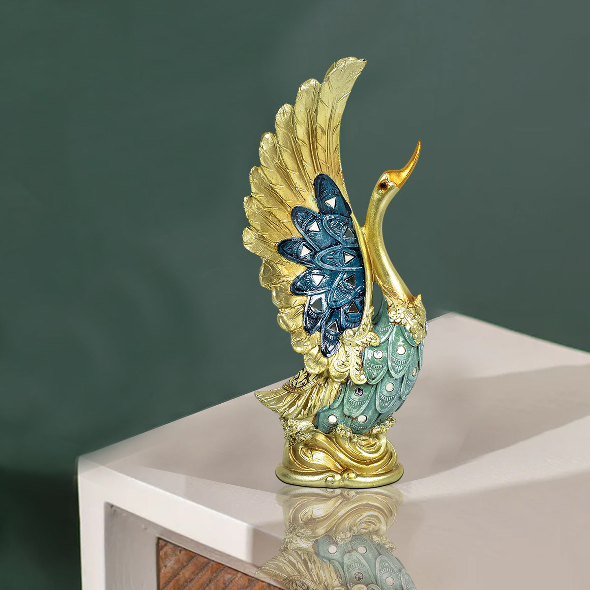 Elegant Magical Swan Decorative Table Decor Showpiece