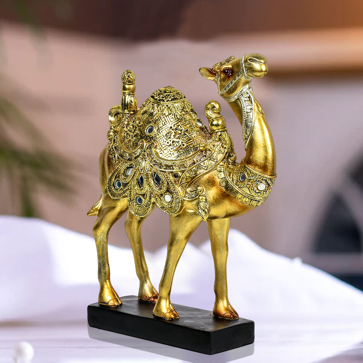 Royal Golden Camel Figurine Resin Table Decoration Showpiece